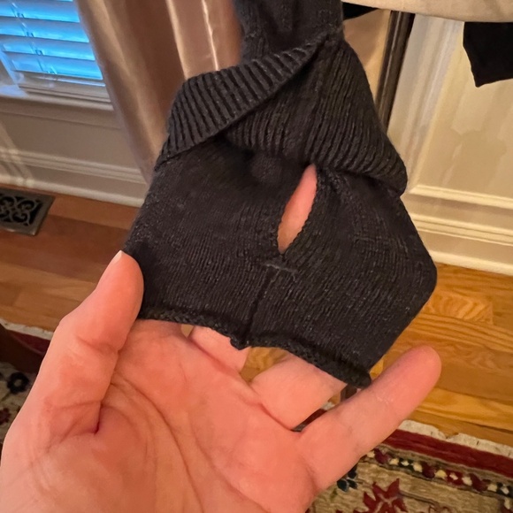 EUC Lululemon Iconic Draped Twist Front Charcoal Gray Sweater Size 6 - Picture 3 of 5